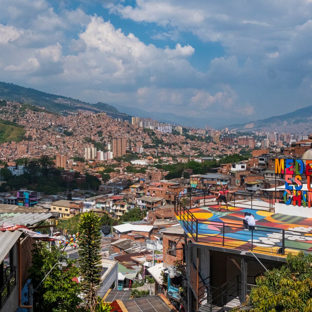 Panorámica de Medellín y las montañas del valle de Aburrá